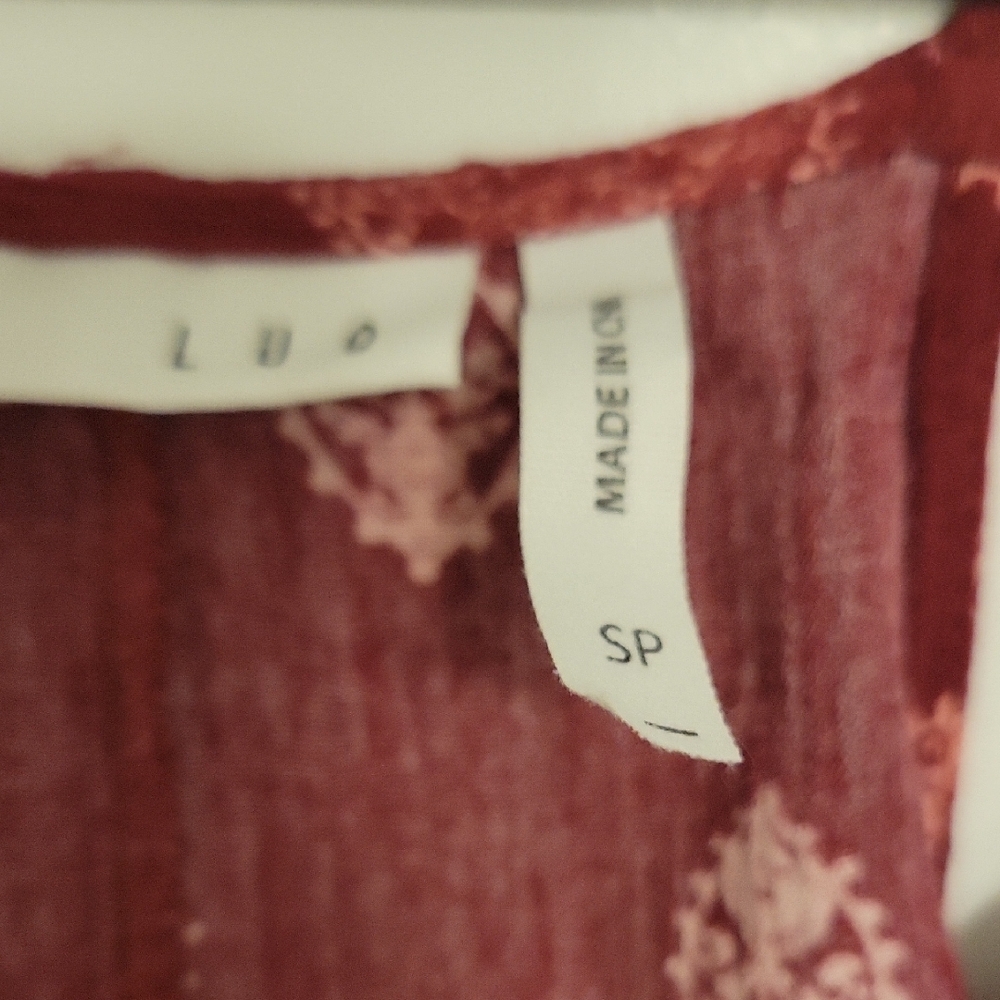 Women's Red Patterned Top - Picture 2 of 3